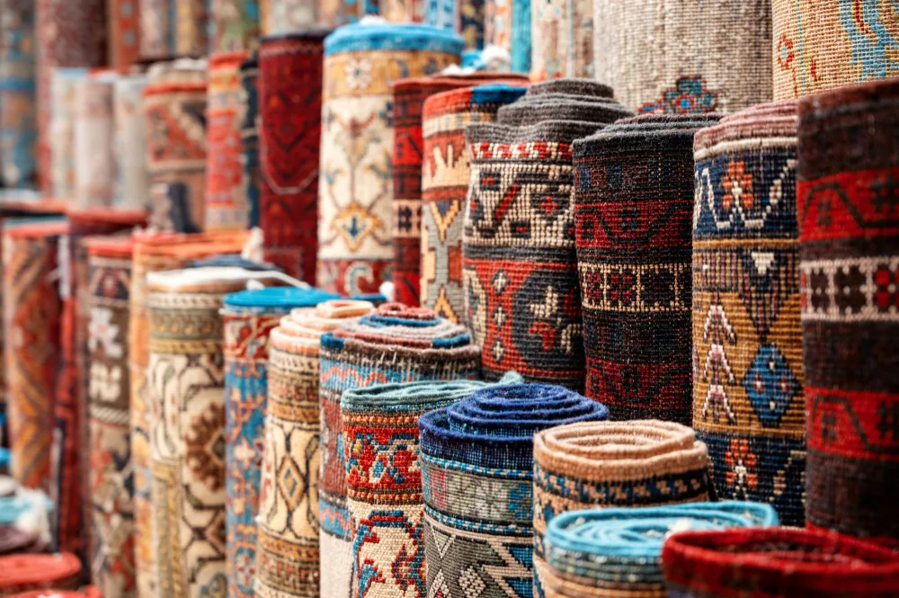 Handmade vs. Machine-Made Rugs: What Are You Really Paying For?